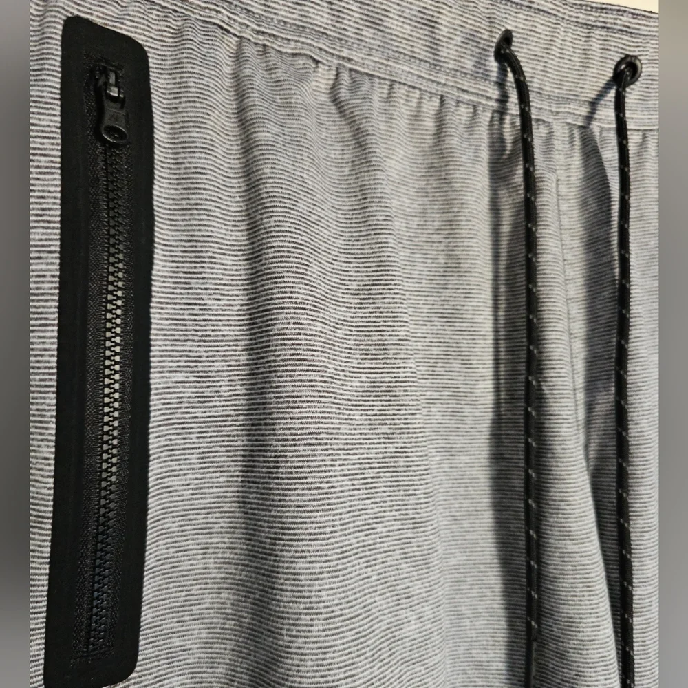 Rare Color! Men's American eagle shorts flex  Striped Large Fleece